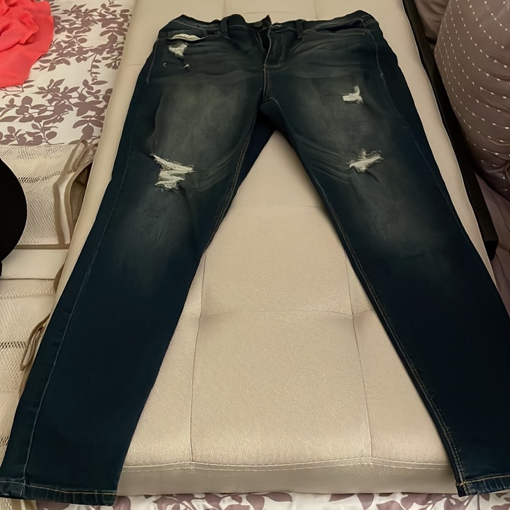 Skinny distressed jeans